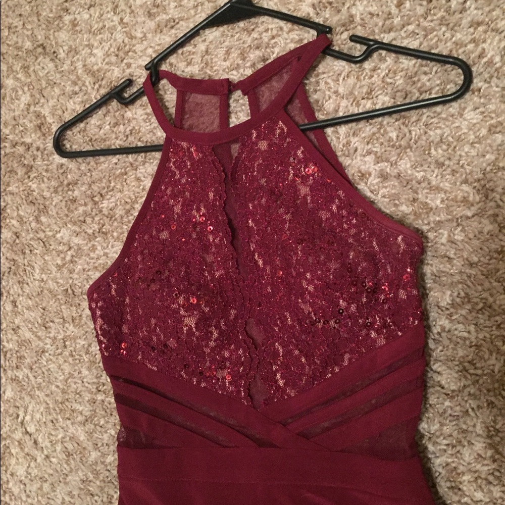 Wine colored midi dress size 2 ! Worn once